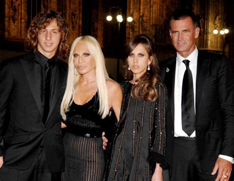 bicchiere donatella versace|donatella versace family.